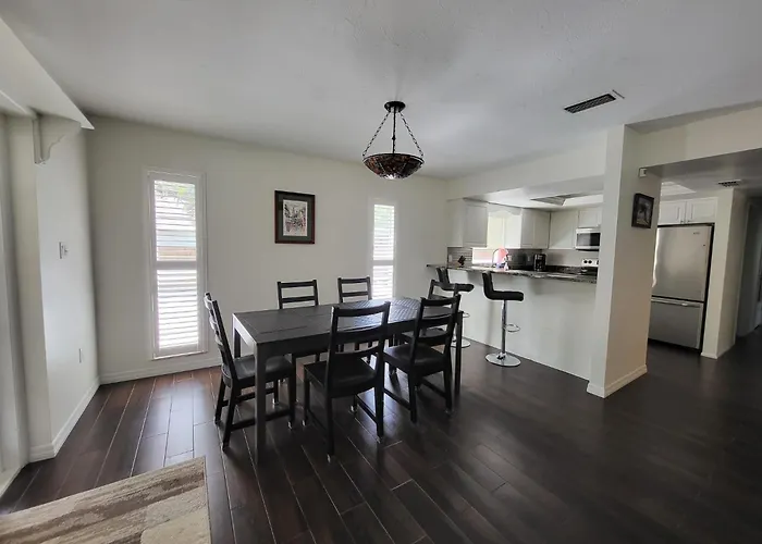 Comfortable Home, Heated Salt-Cell Pool, 10 Min To Beach