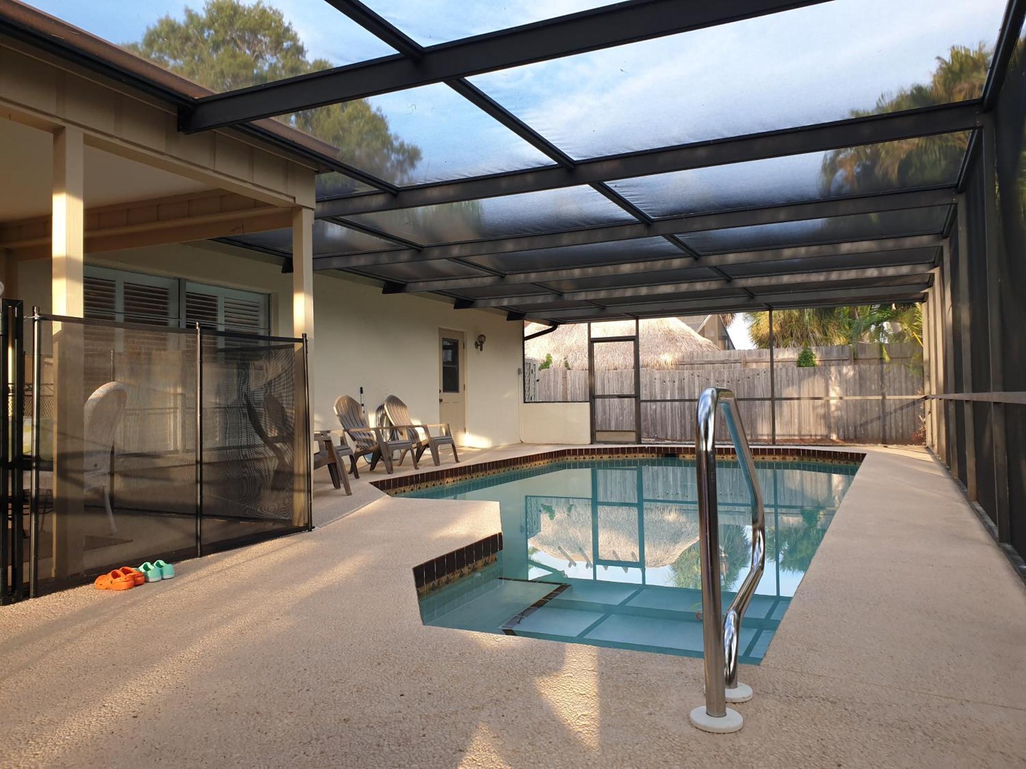 Hébergement de vacances Comfortable Home, Heated Salt-cell Pool, 10 Min To
